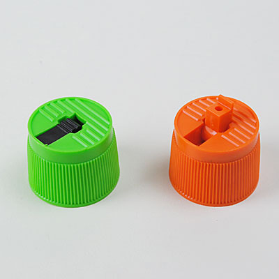28-410 CHILD RESISTANT SPOUT CLOSURE WITH VALVE SEAL